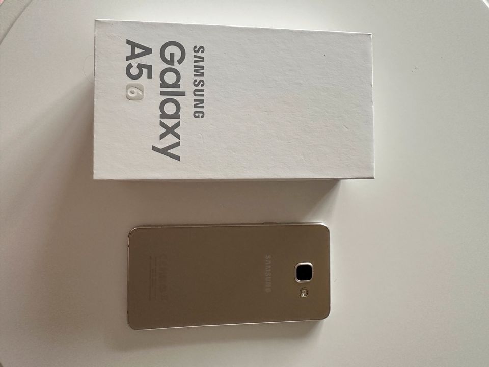 Samsung Galaxy A 5 6 | gold in Kiel