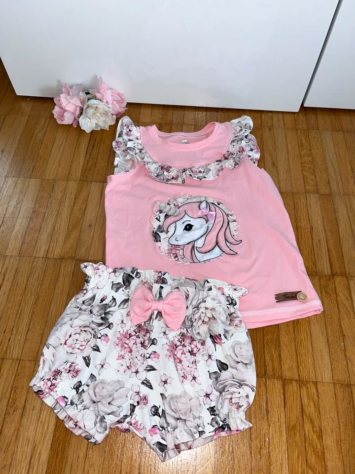 Handmade Sommer Set kurze Hose Short T-Shirt Top rosen Blumen in Lörrach