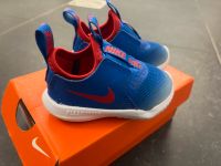 Nike Sneaker Turnschuhe Größe 19,5 blau rot weiß Mecklenburg-Vorpommern - Löbnitz Vorschau