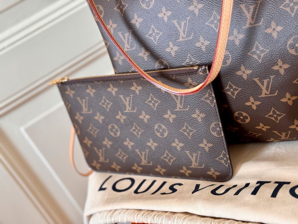 LOUIS VUITTON Carry It Monogram Canvas mit Pochette M45199 in Gießen