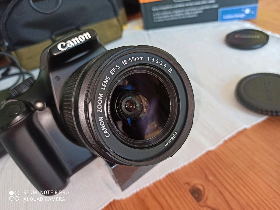 Canon EOS 1100D mit Zubehör neuwertig in Heist