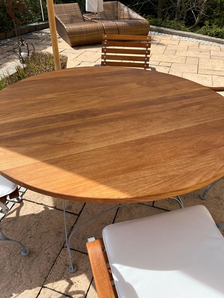 Weishäupl Holztisch rund ⌀130 cm mit 4x Classic Sessel Stühle in Villingen-Schwenningen