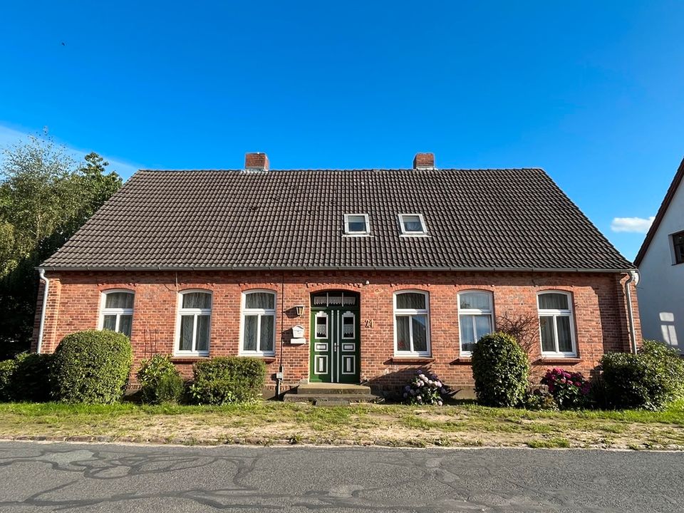 Ein- Zwei- Dreifamilienhaus in sehr guter Lage von Vellahn- nahe Boizenburg in Vellahn