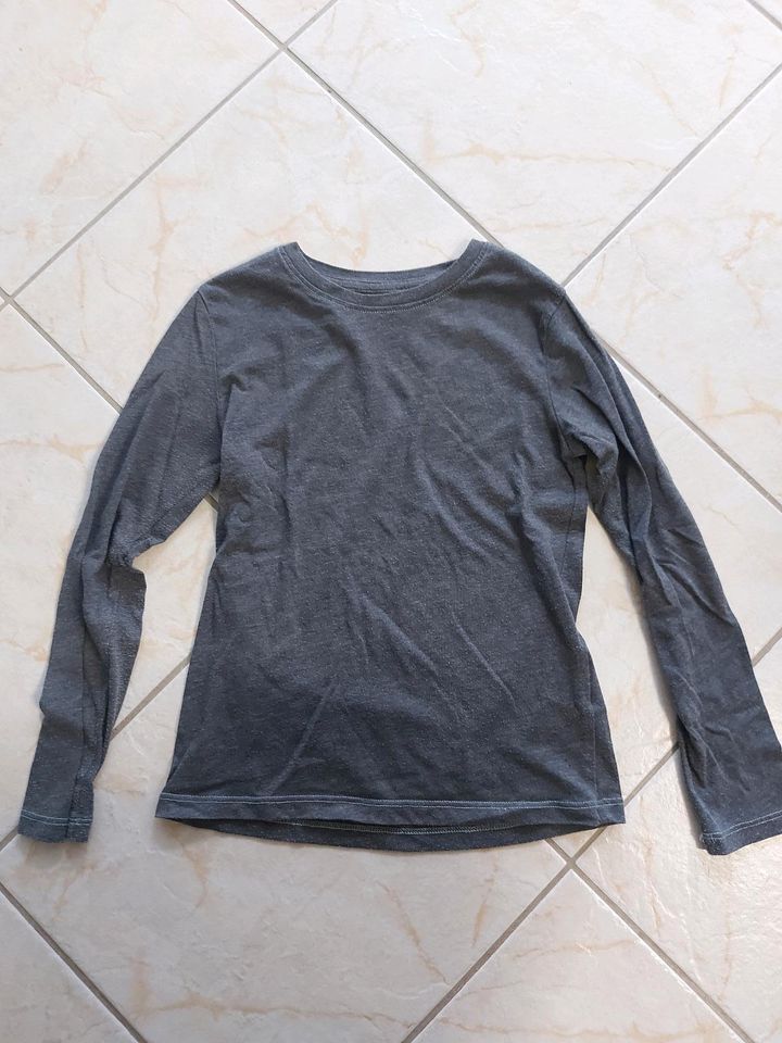 Langarmshirt Sweatshirt Shirt Jungen Gr.122 H&M Pulli Pullover in Berlin