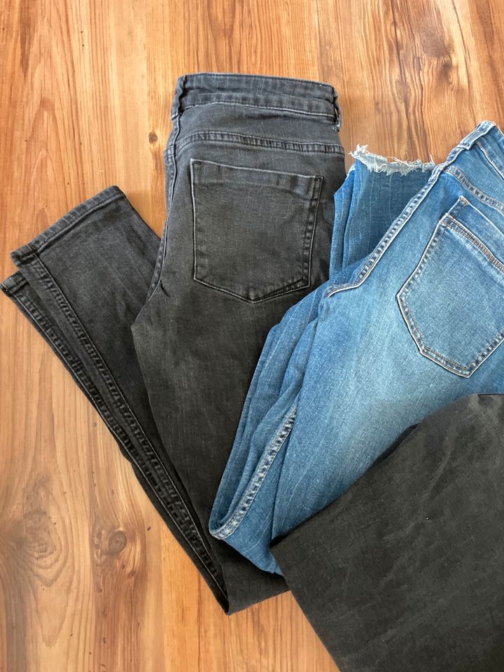Hosen Paket Jeans Asos etc. Zara röhrenjeans destroyed in Rickenbach