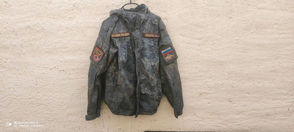 Russische Uniform frisch vom Feld in Bullay