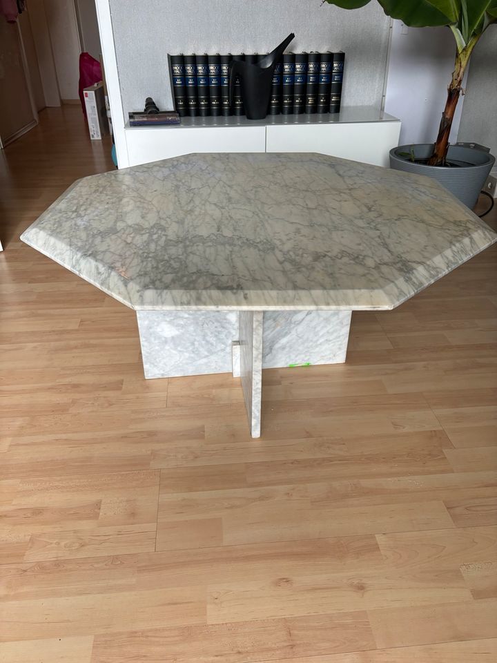 Marmor massiv Wohnzimmertisch Tisch in Niddatal