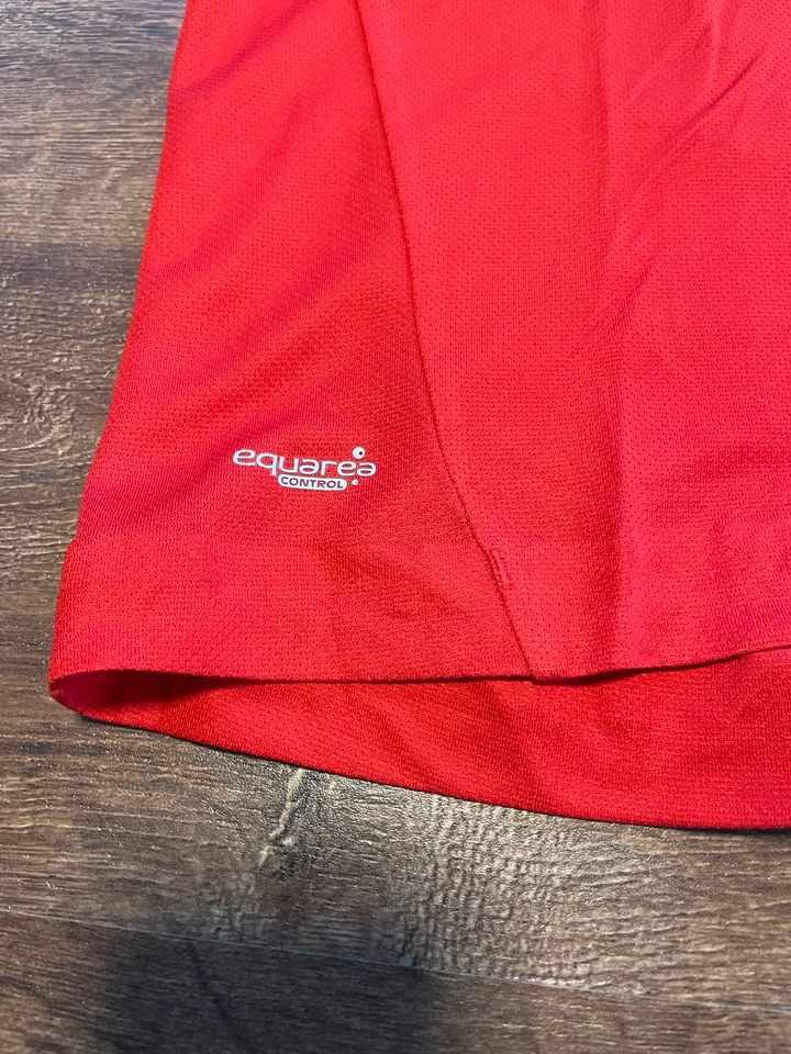 DECATHLON Funktionsshirt Gr. M rot Outdoor Wandern in Weikersheim