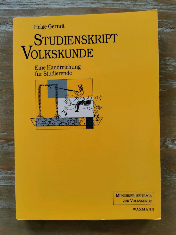 Buch "Studienskript Volkskunde" in Hamburg