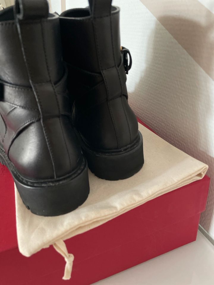 VALENTINO Boots / Stiefel gr 38 in Hannover