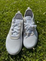 Adidas Sneaker Neu und ungetragen Gr.43,5 Nordrhein-Westfalen - Troisdorf Vorschau