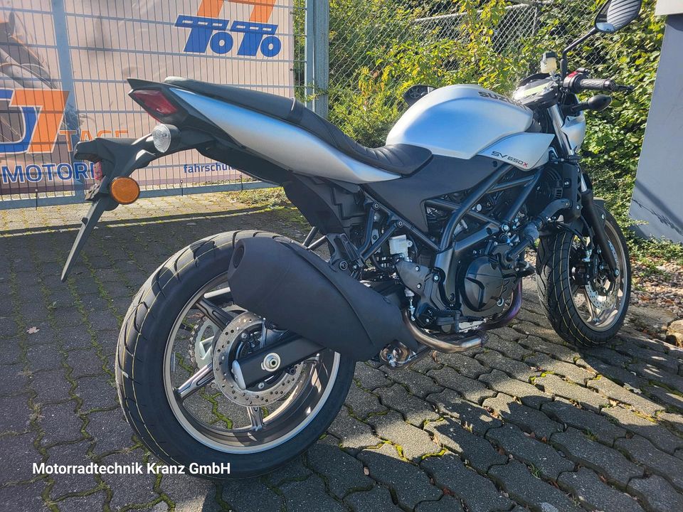 Suzuki SV650X Café-Racers in Dormagen