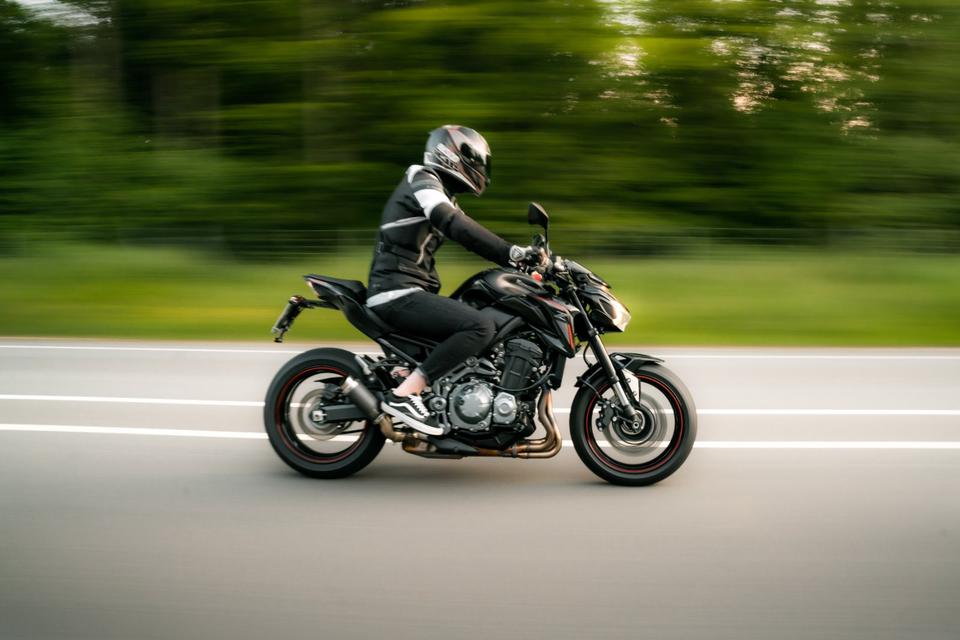 Professionelle Motorradfoto & Videografie – Für Biker & Händler in Julbach