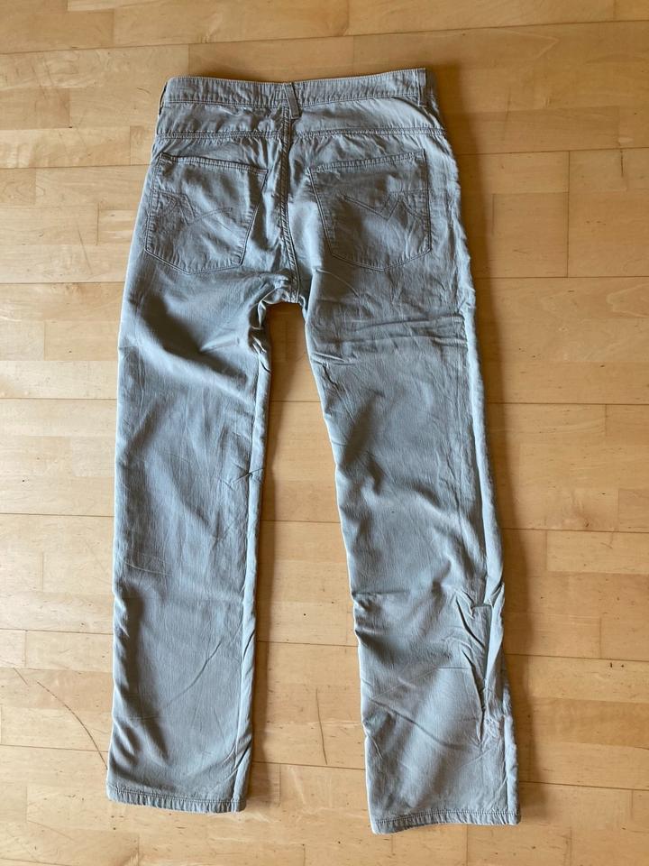 Mexx, Sommerhose, W33 L34, Knopfleiste, beige Sand, dünne Jeans in Euskirchen