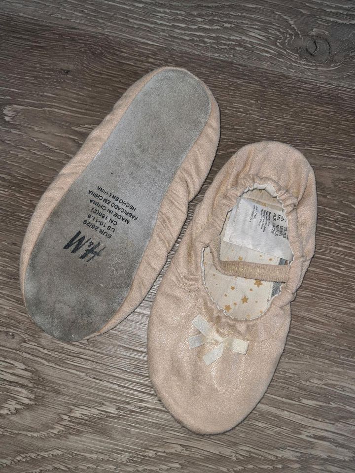 H&M Ballerina Tanzschuhe Leder Schläppchen Glitzer Schleife 28 29 in Seehof