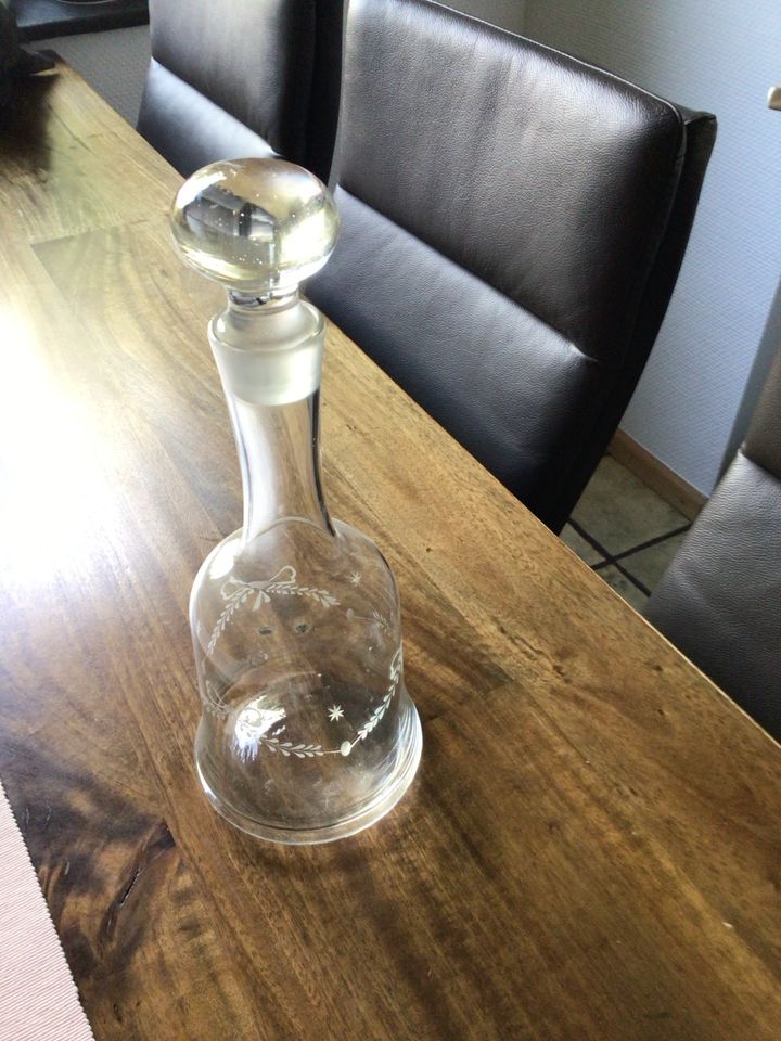 Schöne Glaskaraffe geschliffenes Glas in Langerwehe