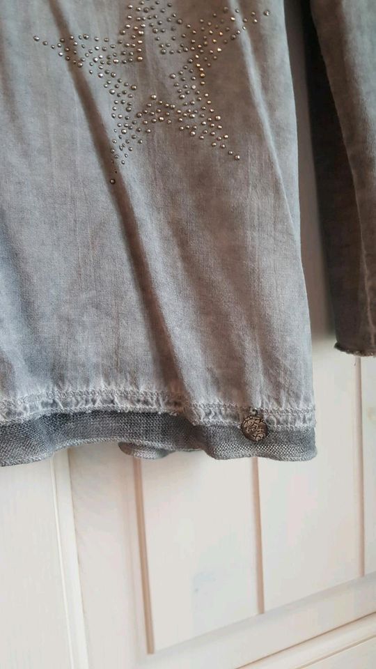 TREDY LANGARM SHIRT SILBER GRAU GR. 38 in Berlin