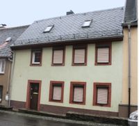 Sanierungsbedürftiges Reihenmittelhaus mit kleinem Anbau im Hof in Geringswalde (Handwerkerobjekt) Sachsen - Geringswalde Vorschau