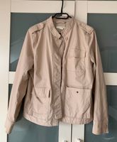 H&M Jacke / Übergangsjacke mit Falte hinten - Größe 42-44 Hessen - Offenbach Vorschau