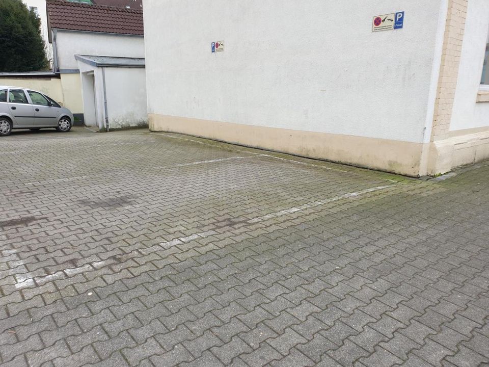 Drei Parkflächen Capitostraße 2, 40597 Düsseldorf-Benrath zu vermieten. 50 € pro Platz, pro Monat in Düsseldorf