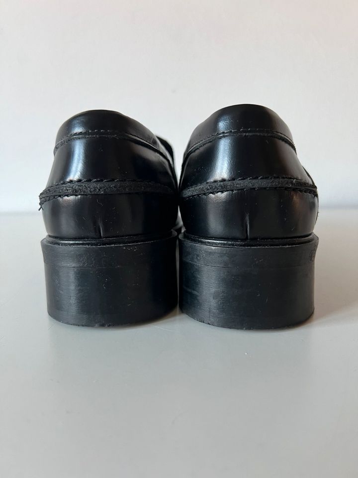 Tommy Hilfiger Loafer Gr. 39 in Seevetal