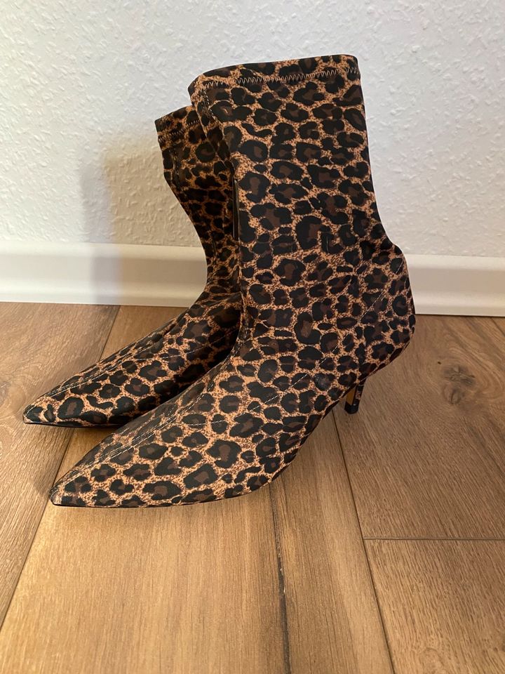 Zara Woman Leo Pumps, 38, neu ♥️ in Nordrhein-Westfalen - Kierspe | eBay  Kleinanzeigen ist jetzt Kleinanzeigen