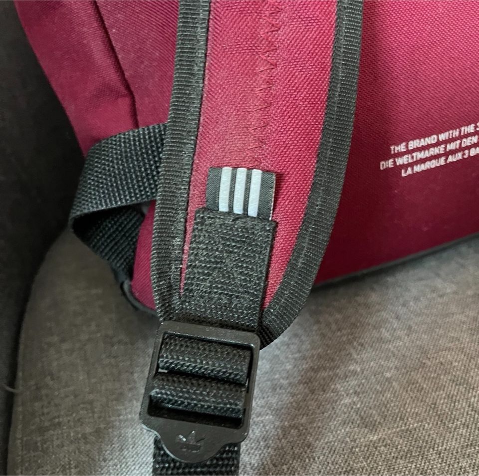 Roter Adidas Originals Rucksack in Glauchau