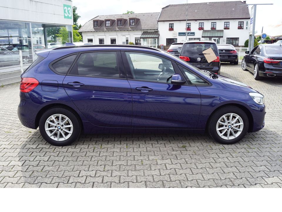 BMW 218d Active Tourer, Pano, Leder, Head-UP, Euro 6 in Wegberg