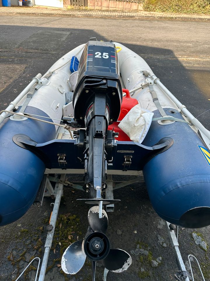 Außenbordmotor Mercury 25PS 2T auch für Schaltung geeignet in Weinbach