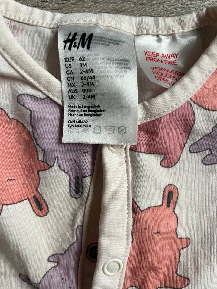 Babyschlafanzug von H&M in Schlieben