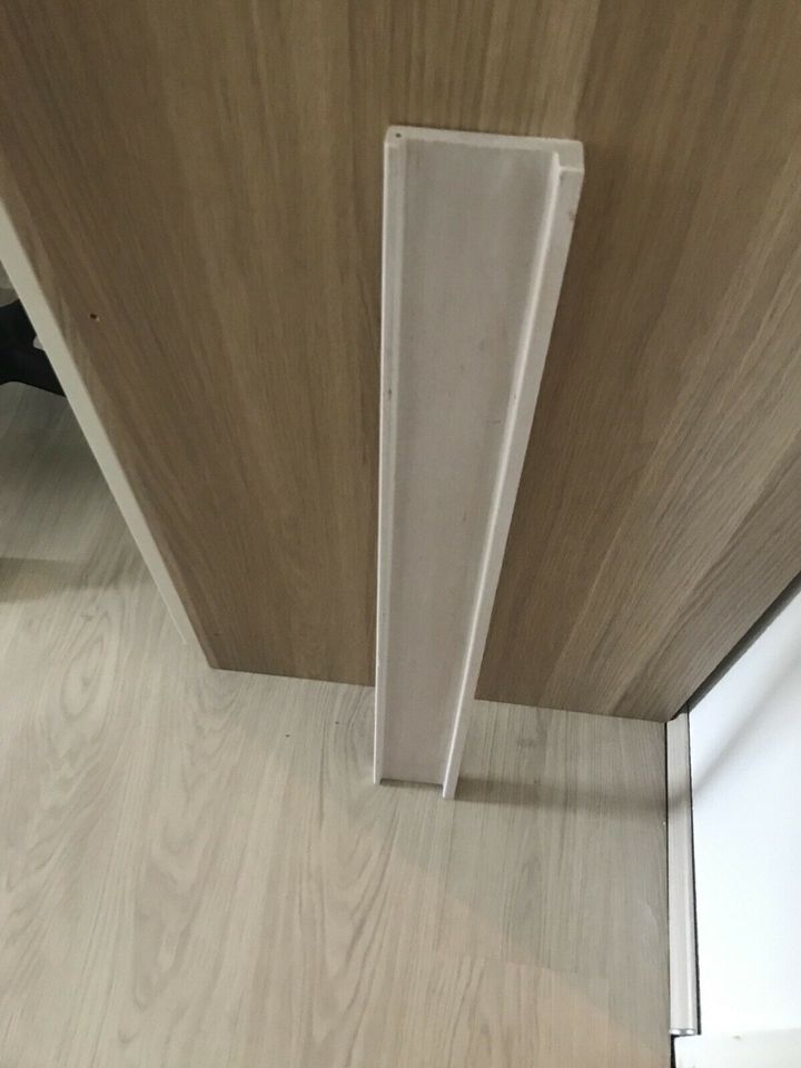 Ikea Regal weiß 80 x 10 x 2/3 cm in Fredersdorf-Vogelsdorf