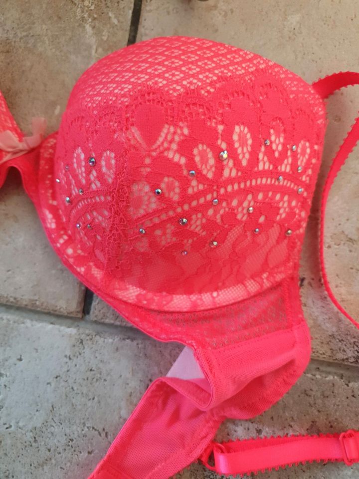 Hunkemöller bh Gr 70 C neu mit Bügel-BH in Düsseldorf