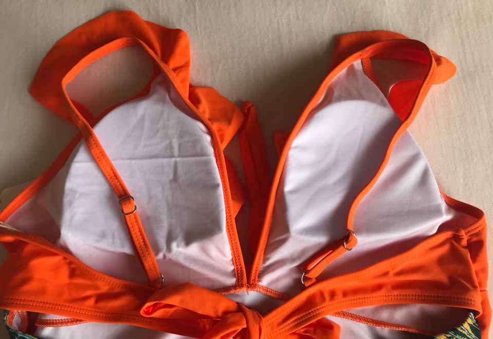 Toller Badeanzug in orange mit buntem Tropenmuster, Gr. XL - NEU in Schöllkrippen