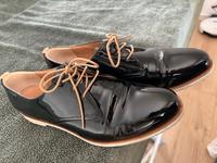 NP 119€ lloyd lackschuh damen schwarz mit weißer Sohle Hessen - Haiger Vorschau