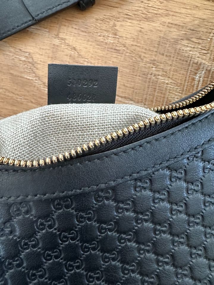 ORIGINAL GUCCI Leder Damenhandtasche - schwarz / Micro Guccissima in Ingolstadt