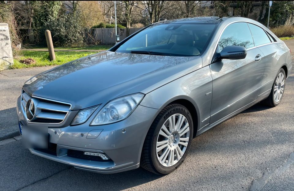 Mercedes Benz E350 CGI BlueEFFICIENCE mit Vollausstattung  Top!!! in Neckarsteinach