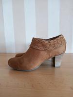 hellbraune halbhohe Absatzschuhe in Gr.39 Thüringen - Wasungen Vorschau