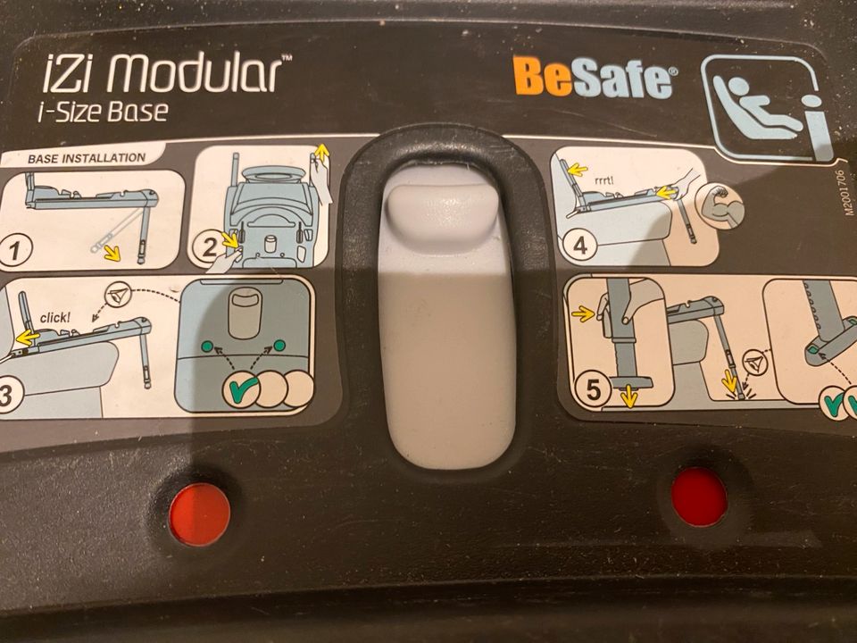 Babyschale iZi Go X1 von BeSafe inkl. Isofix-Base in Frankenberg (Eder)