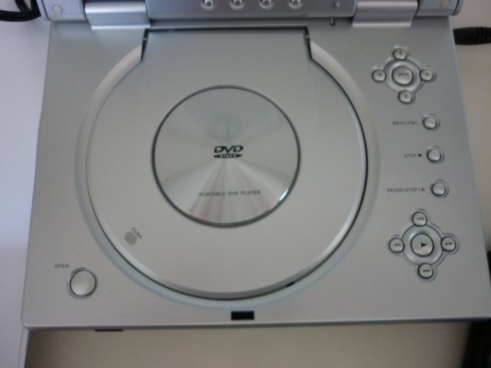 +23774+ portabler DVD Player DVD-P 110 von Karcher in Heiligenhafen 