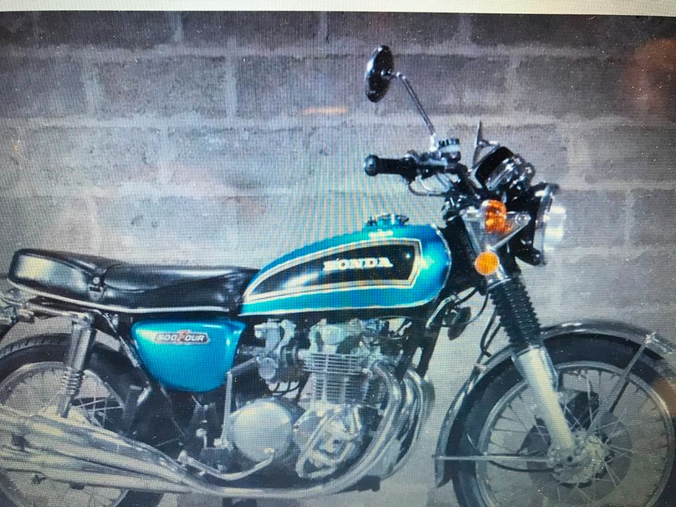 HONDA CB 400 four (Jubiläumsmod.98/99)-leicht beschädigt in Laufenburg (Baden)