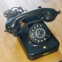 DDR Wählscheiben-Telefon W 38 Tischfernsprecher antik schwarz Sachsen - Taucha Vorschau