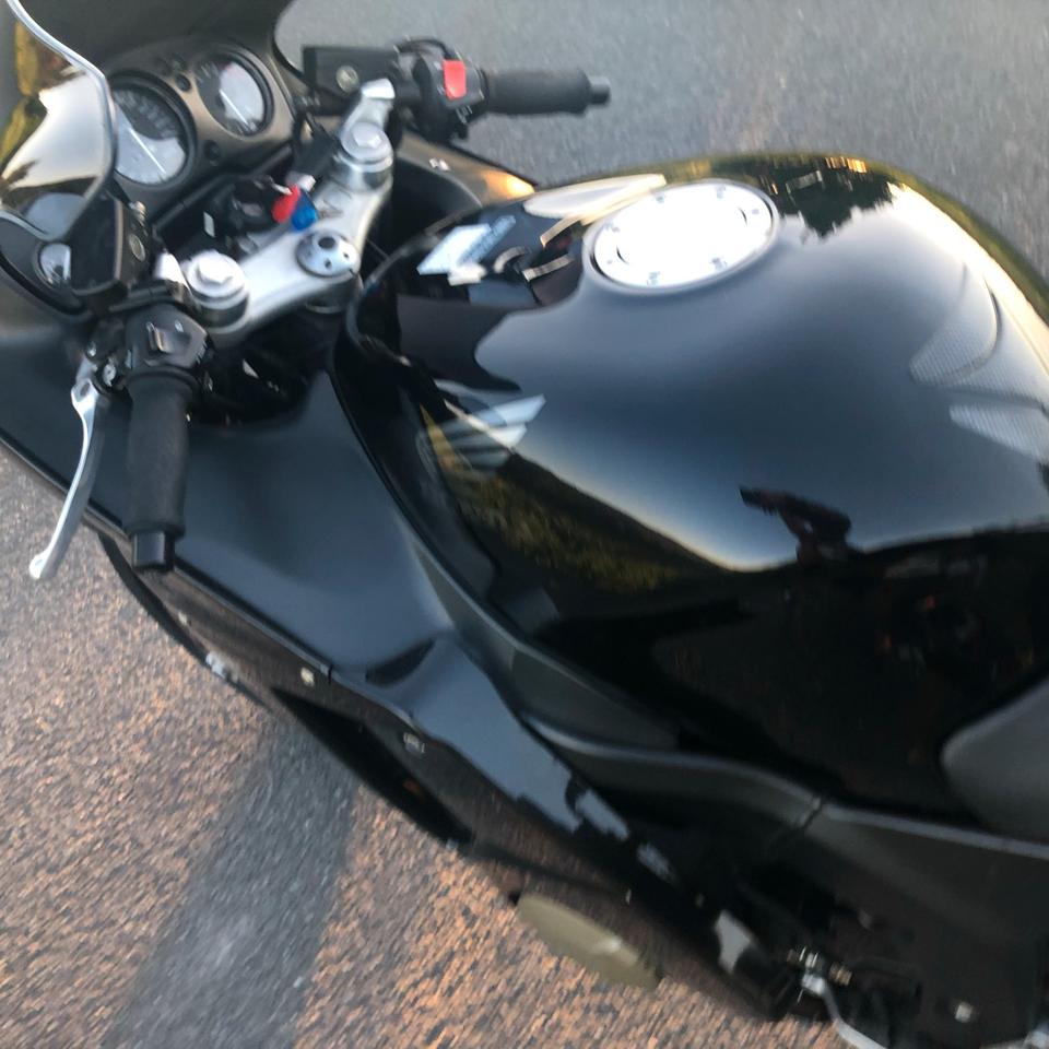 Honda CBR 1100 XX, Blackbird, TÜV,Checkheft, Koffer, Top Zustand in Geratal