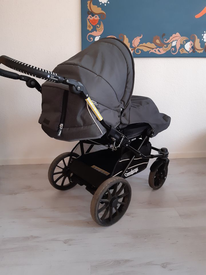 Kinderwagen von Emmajunga Babyschale mit Sonnen und Insektenschut in Herford