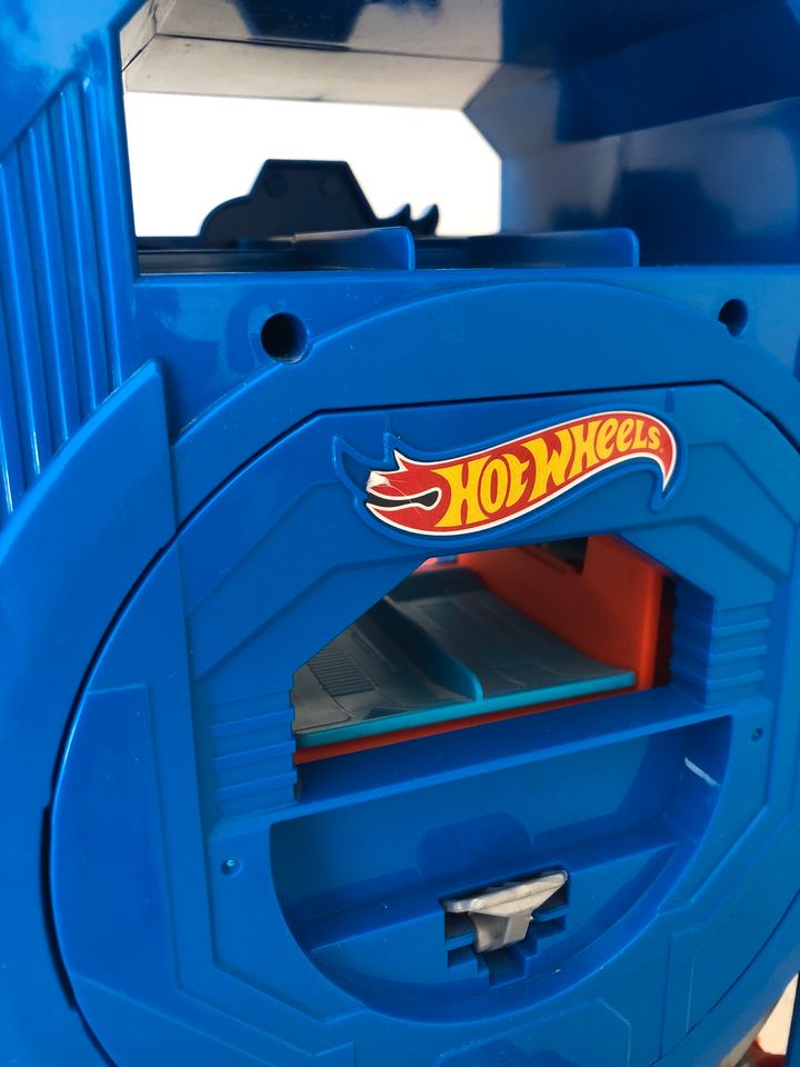 Hot Wheels Mega Garage gebraucht/voll funktionstüchtig in Berlin