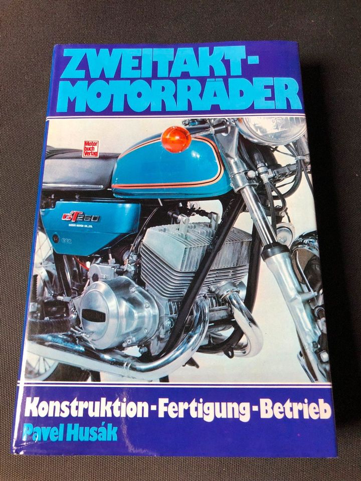 Diverse Motorradbücher und Autobücher gebr. in Wirft