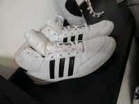 Adidas Sneaker Schuhe bis 15.5.24 Niedersachsen - Hardegsen Vorschau