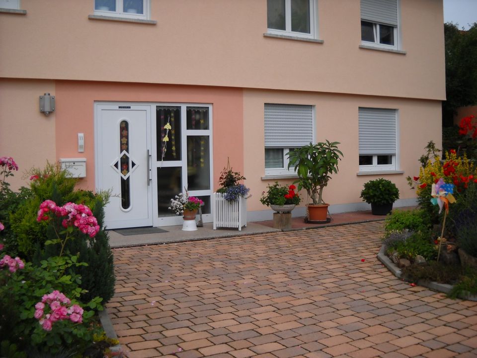 „Kleines Paradies in der Rhön “ Einfamilienhaus mit Garage, Hütte und