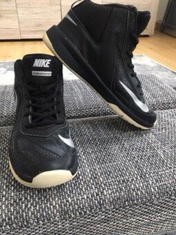 Nike Teamhustle Sneaker Größe 36 in Aschaffenburg
