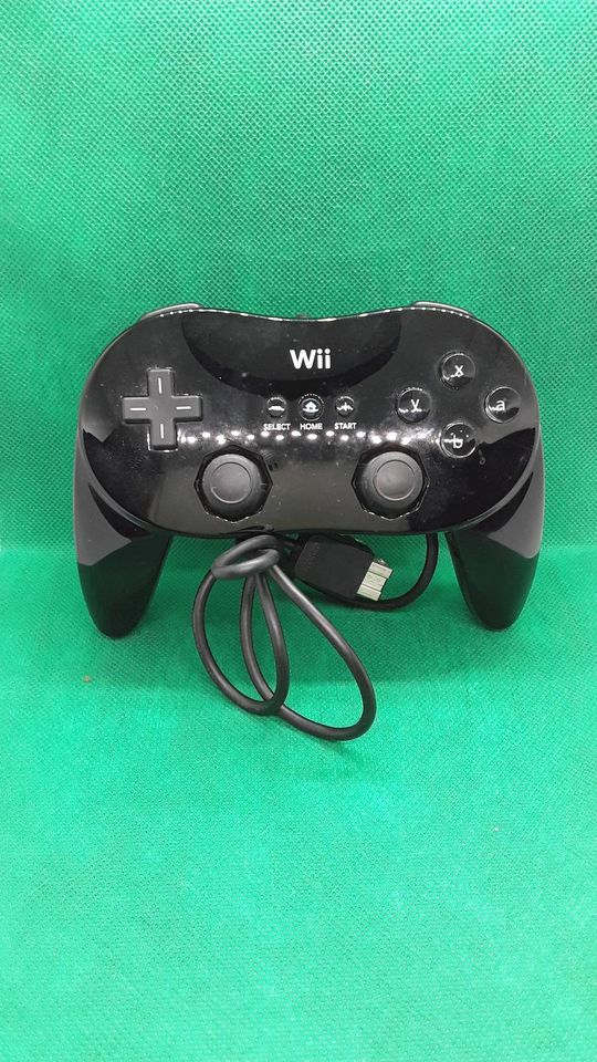 Nintendo Wii Pro Controller in Köln