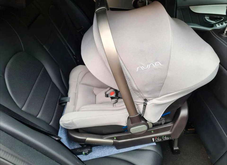 Nuna pipa lite Autoschale mit Isofix Station in Trimbs